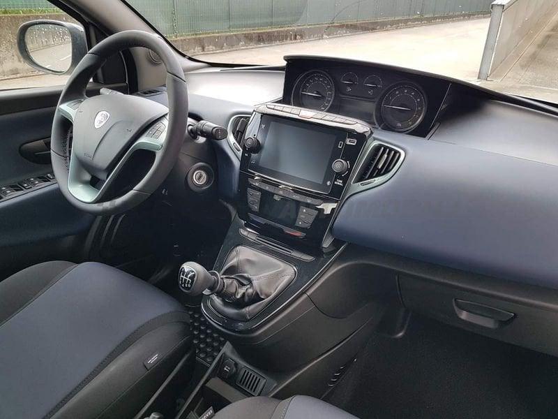 Lancia Ypsilon My24 402 Platino 1.0