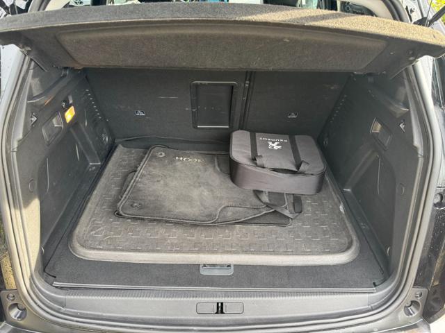 PEUGEOT 3008 1.6cc 225cv HYBRID ALLURE CAMERA POST.