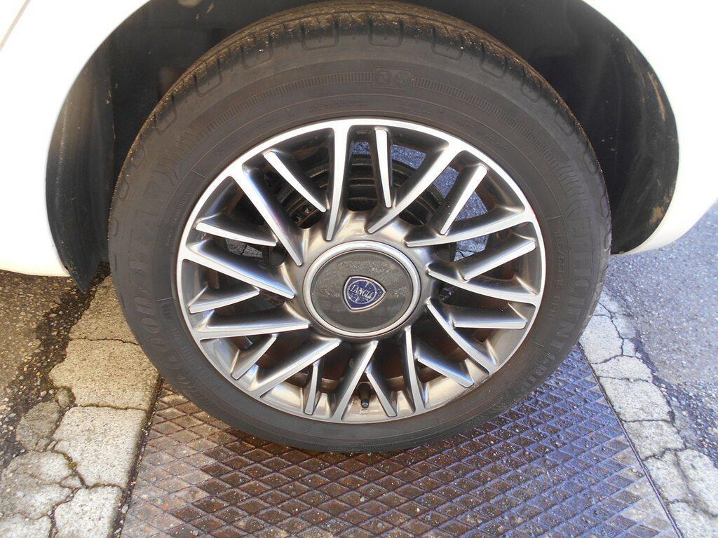 Lancia Ypsilon 1.0 FireFly Hybrid Gold Plus