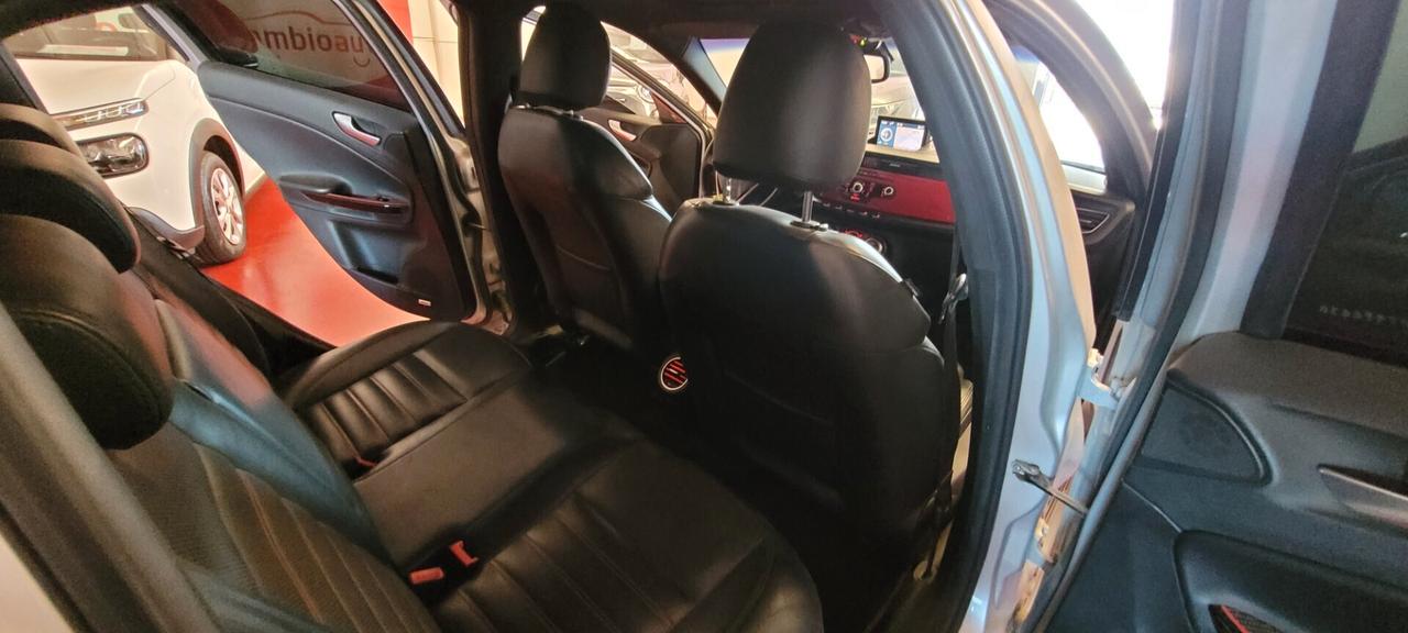 Alfa Romeo Giulietta 1750 TBi 235 cv Quadrifoglio Verde