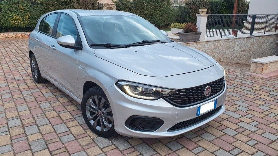 Fiat Tipo 1.3 Mjt S&amp;S 5 porte Easy Neopatentati