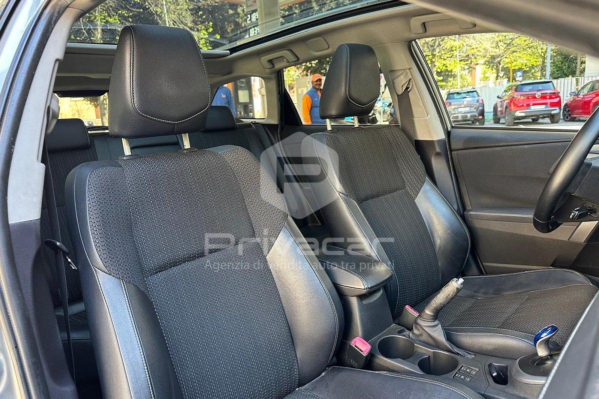 TOYOTA Auris Touring Sports 1.8 Hybrid Lounge