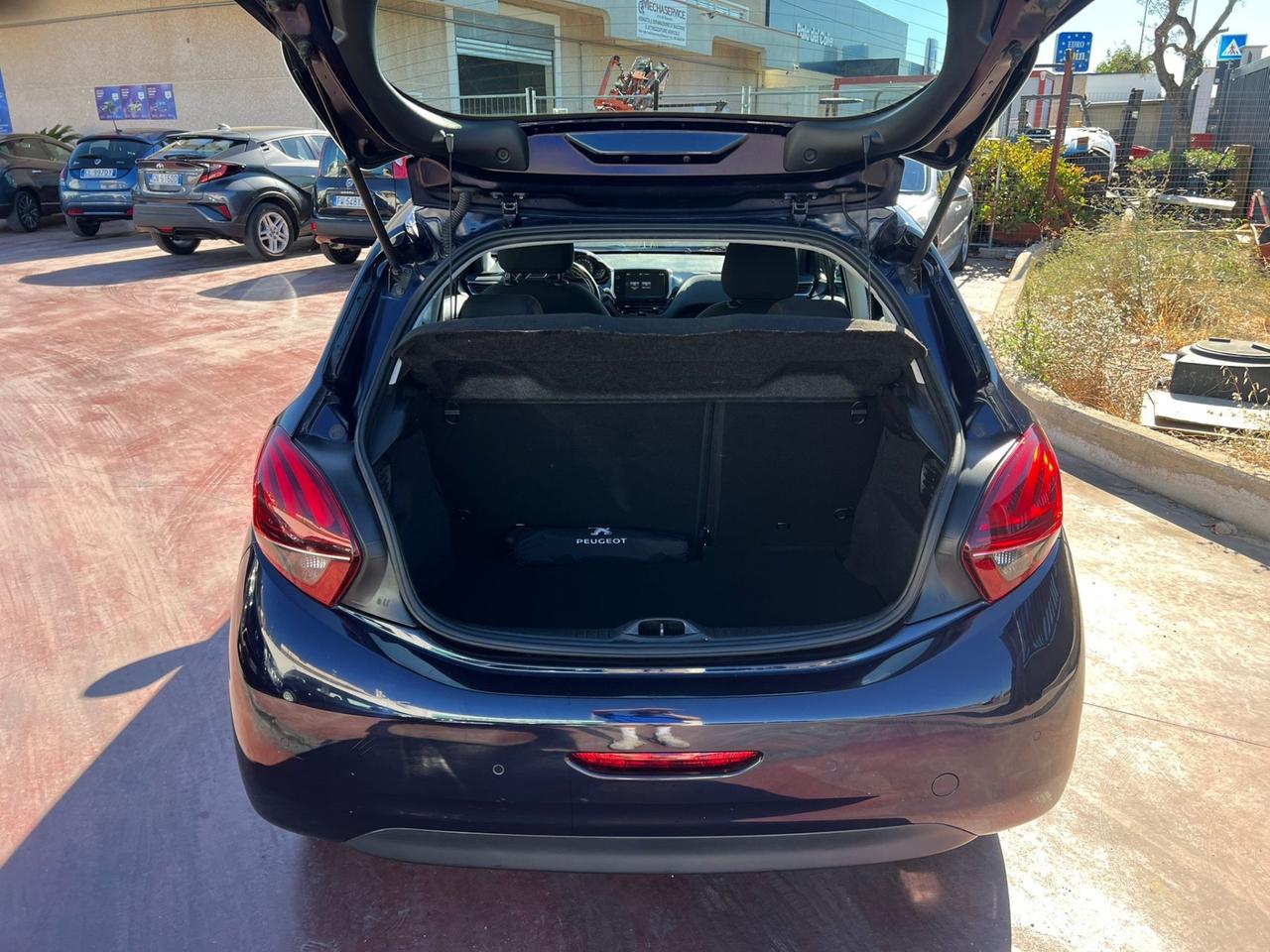Peugeot 208 PureTech 82 5 porte Allure