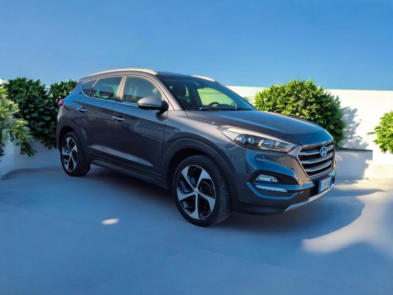 Hyundai Tucson 1.7 CRDi Sound Edition FULL GARANZIA