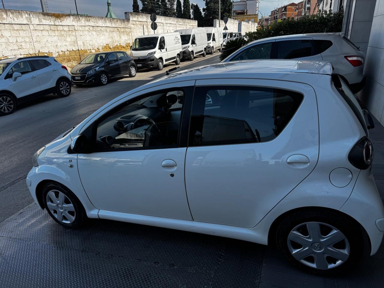 Toyota Aygo 1.0 12V VVT-i 5 porte Now