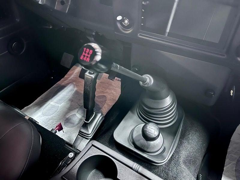 Land Rover Defender Defender 110 2.5 Tdi ASI 9 posti Station Wagon