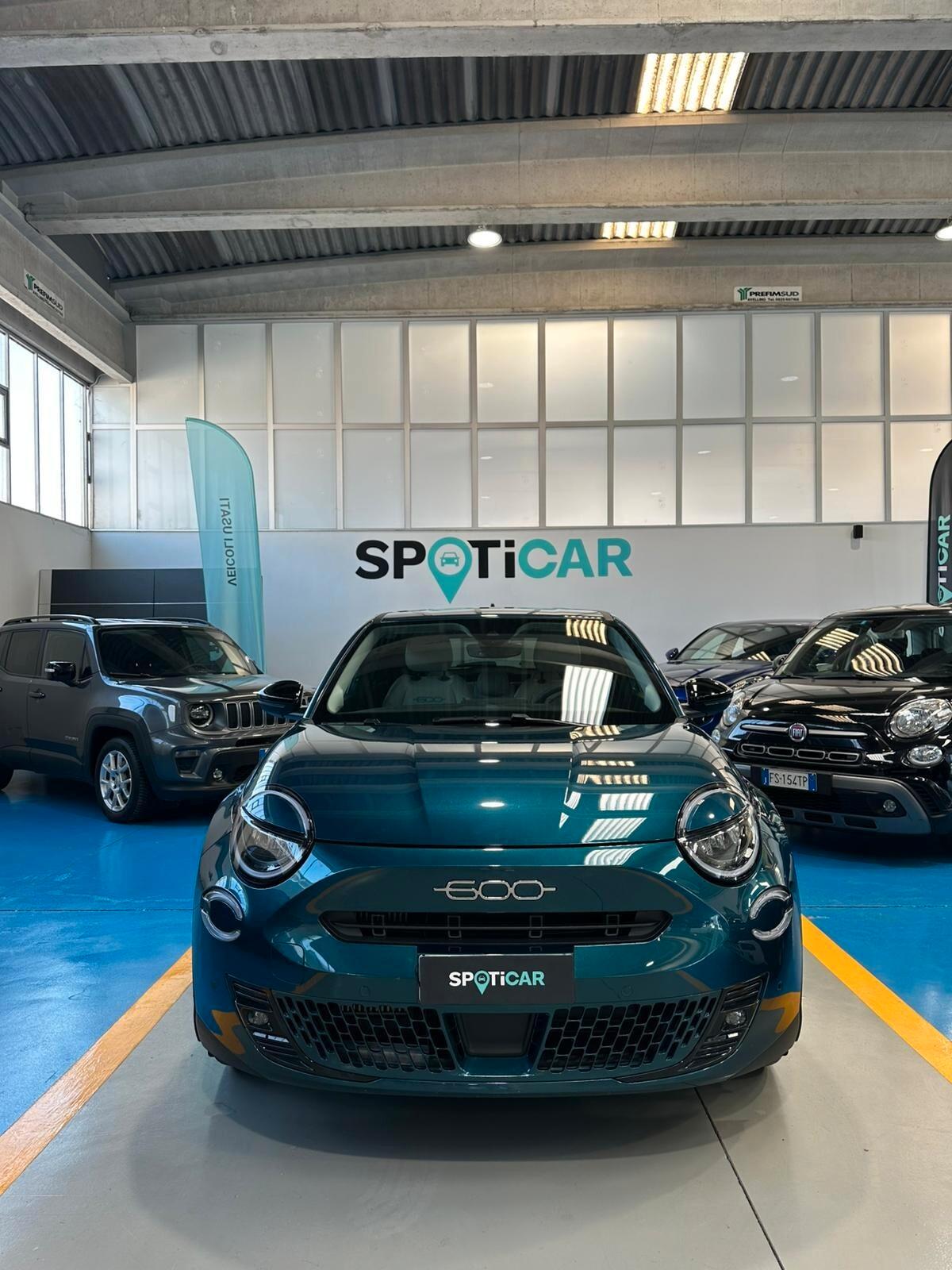 Fiat 600 Hybrid 110 CV DCT MHEV La Prima full optional