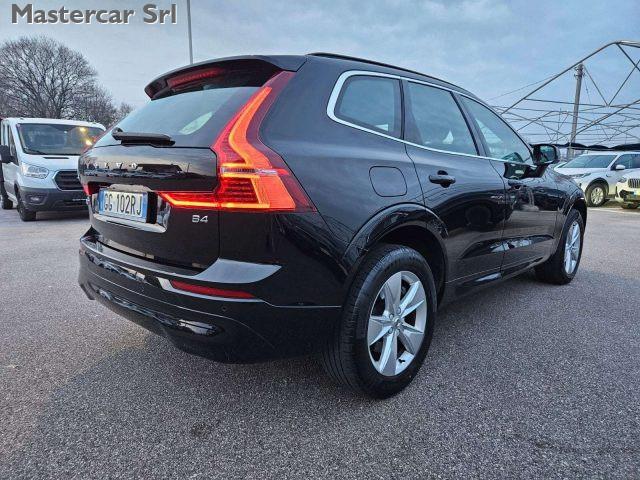 VOLVO XC60 XC60 II 2022 2.0 b4 Momentum Pro auto - GG102RJ