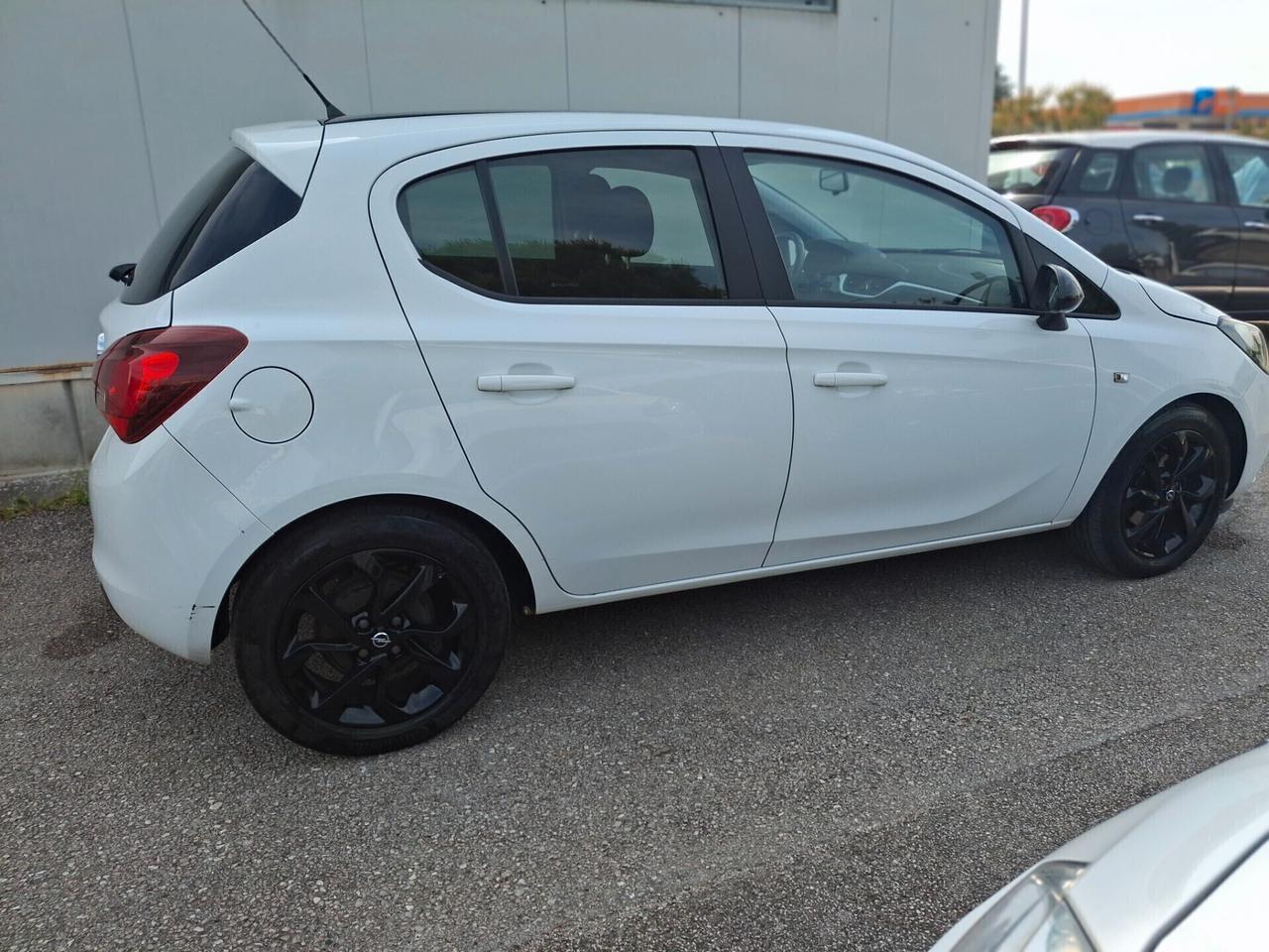 Opel Corsa 1.4. GPL,5 porte b-Color
