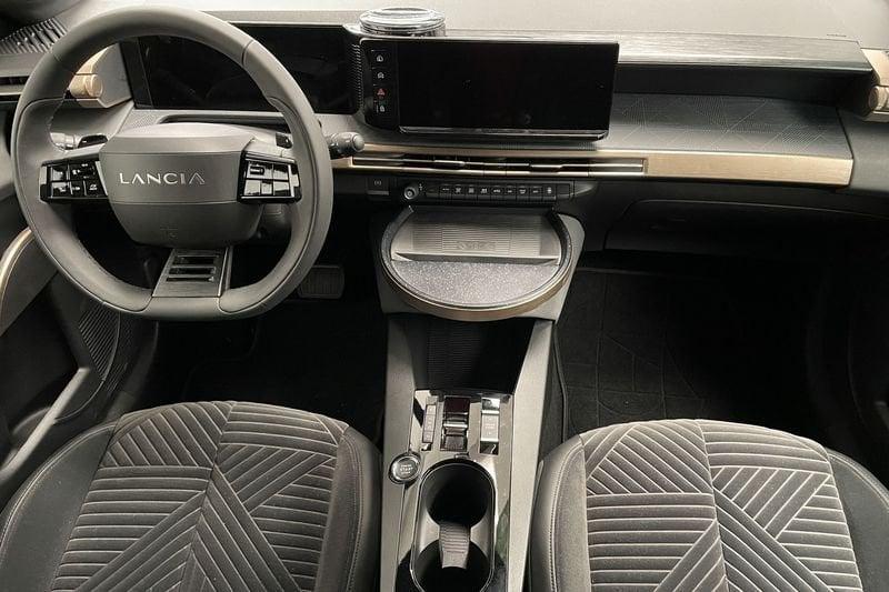 Lancia Ypsilon Hybrid e-DCT LX