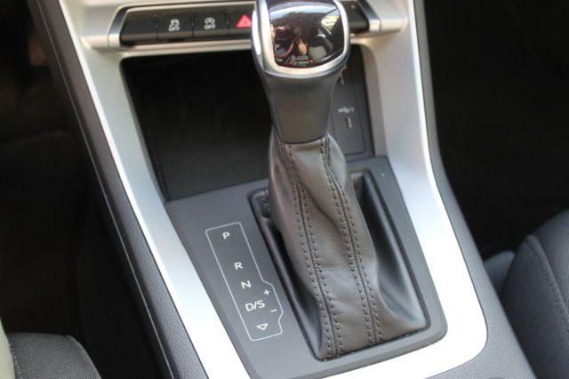 AUDI Q3 35 TDI Business