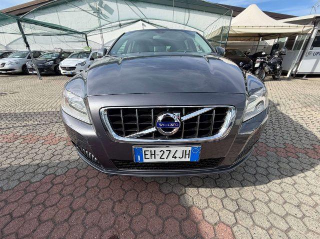 VOLVO V70 V70 III 2.0 d3 Summum geartronic E5
