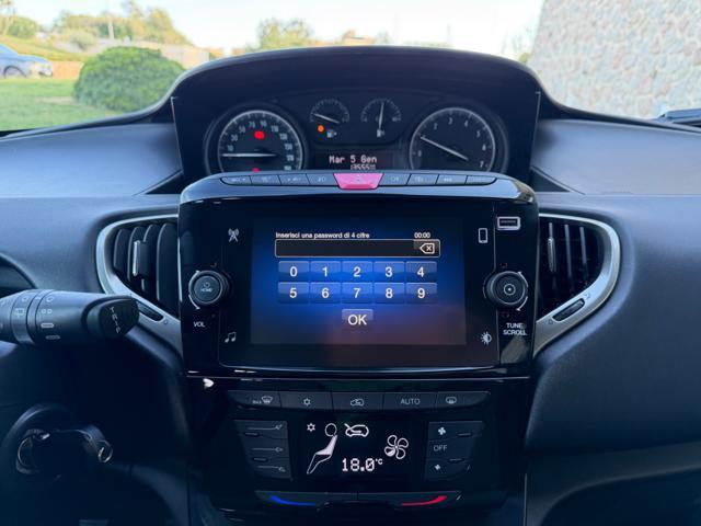 LANCIA Ypsilon HYBRID PLATINUM !!! INTROVABILE !! FULL FULL !!!