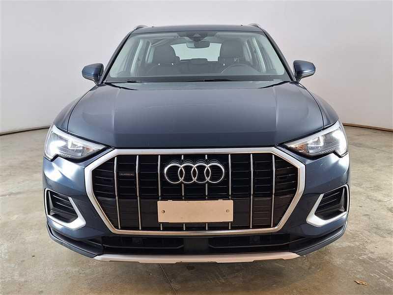 AUDI Q3 40 TDI quattro S tronic Business Advanced