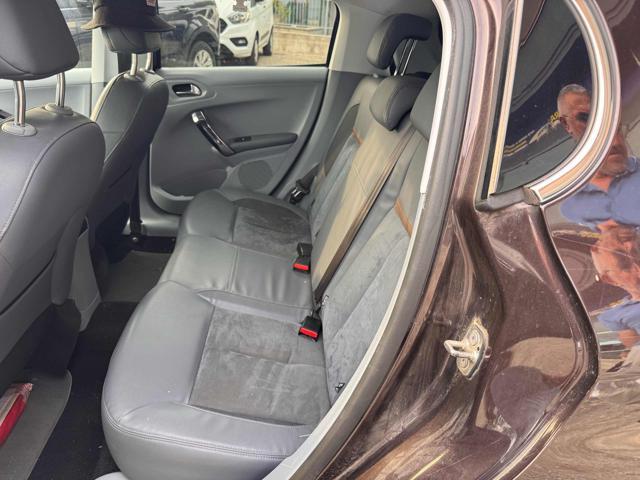 PEUGEOT 208 1° serie 1.6 e-HDi 92 CV Stop&Start robotizzato 5