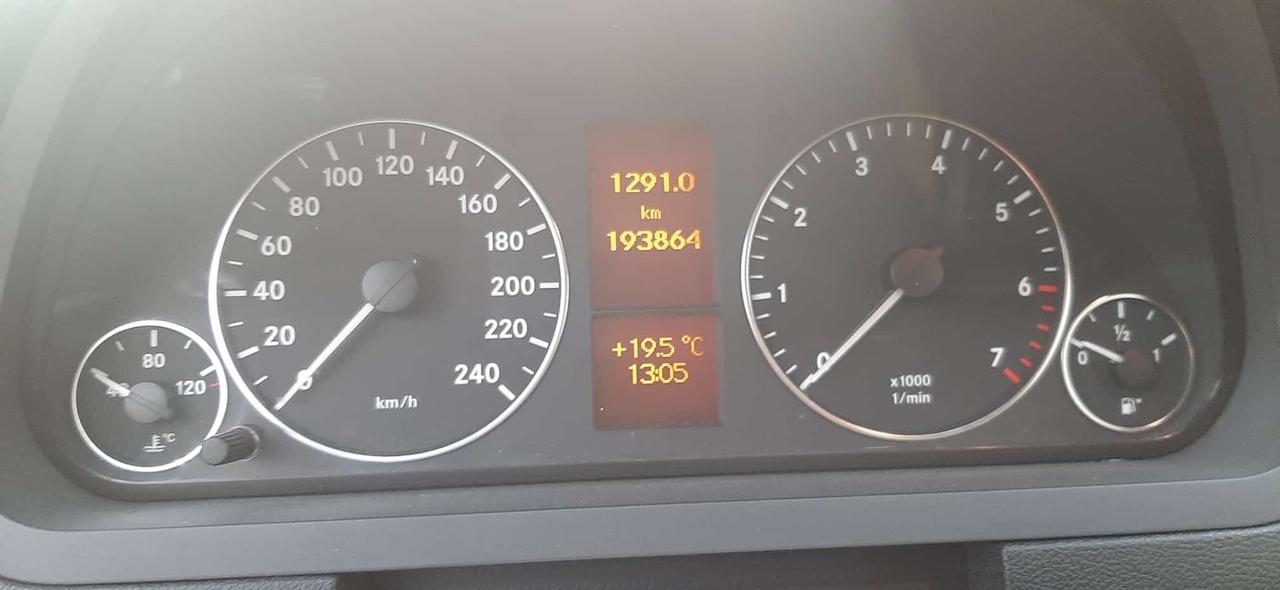 Mercedes-benz A 160 BlueEFFICIENCY Avantgarde