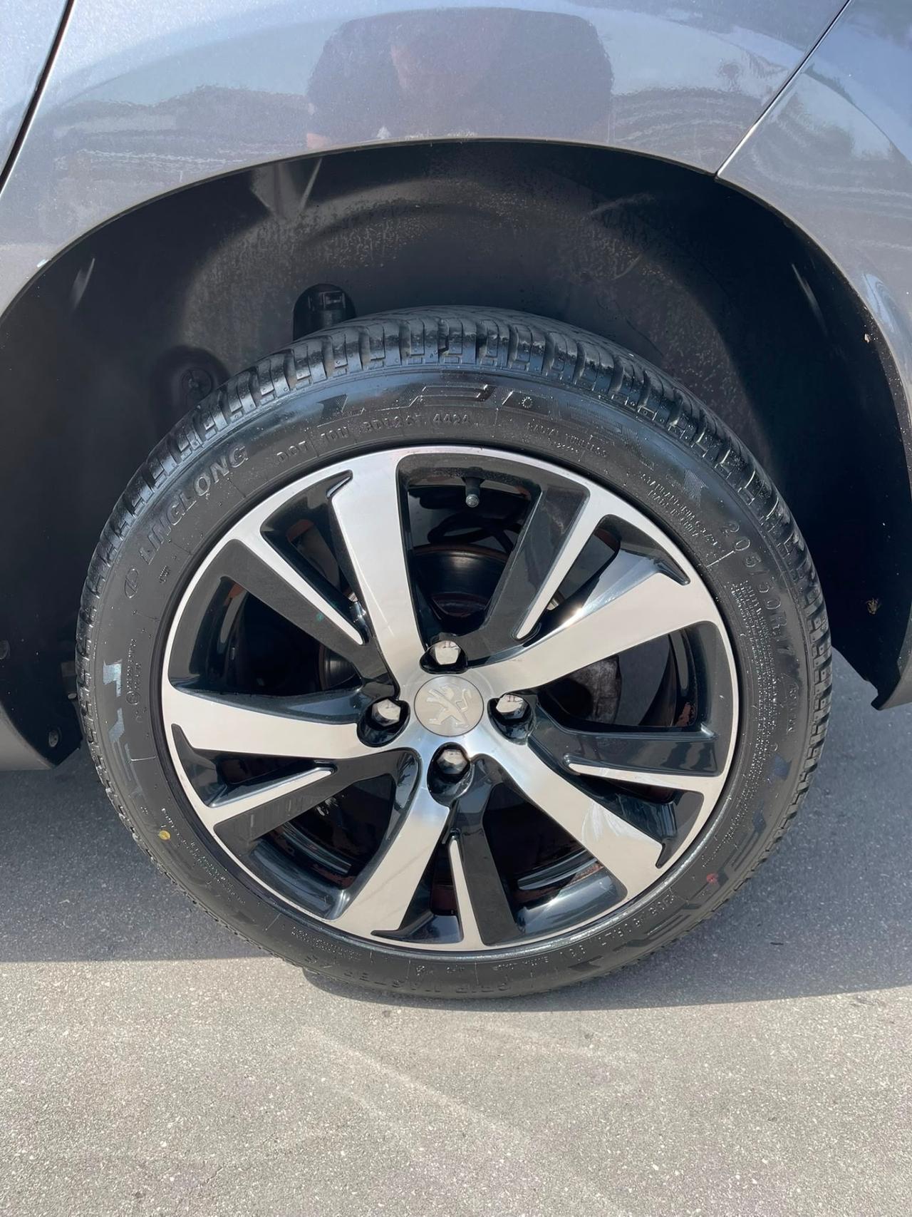Peugeot 2008 1.6 hdi allure