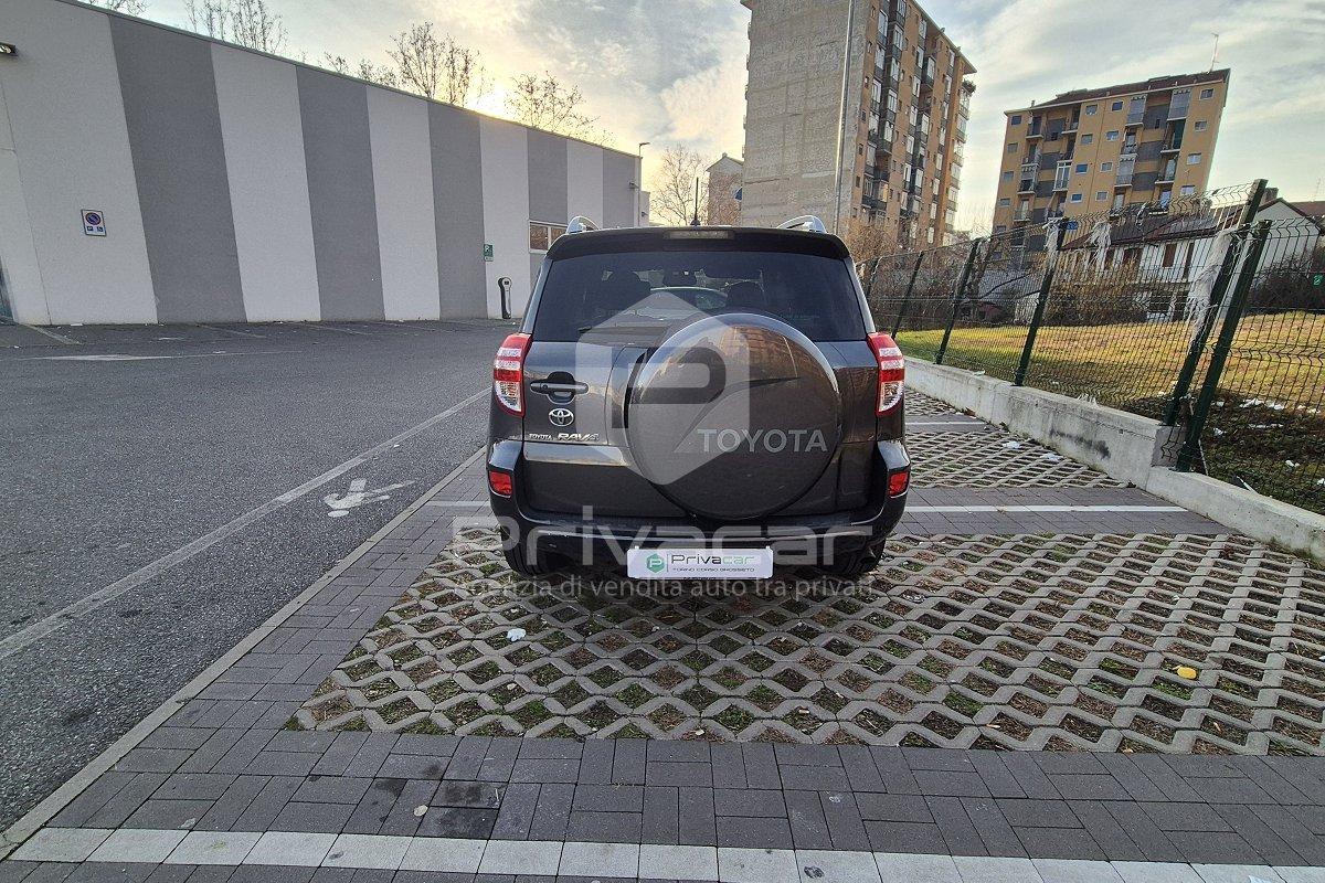 TOYOTA RAV4 2.2 D-4D 150 CV DPF Luxury