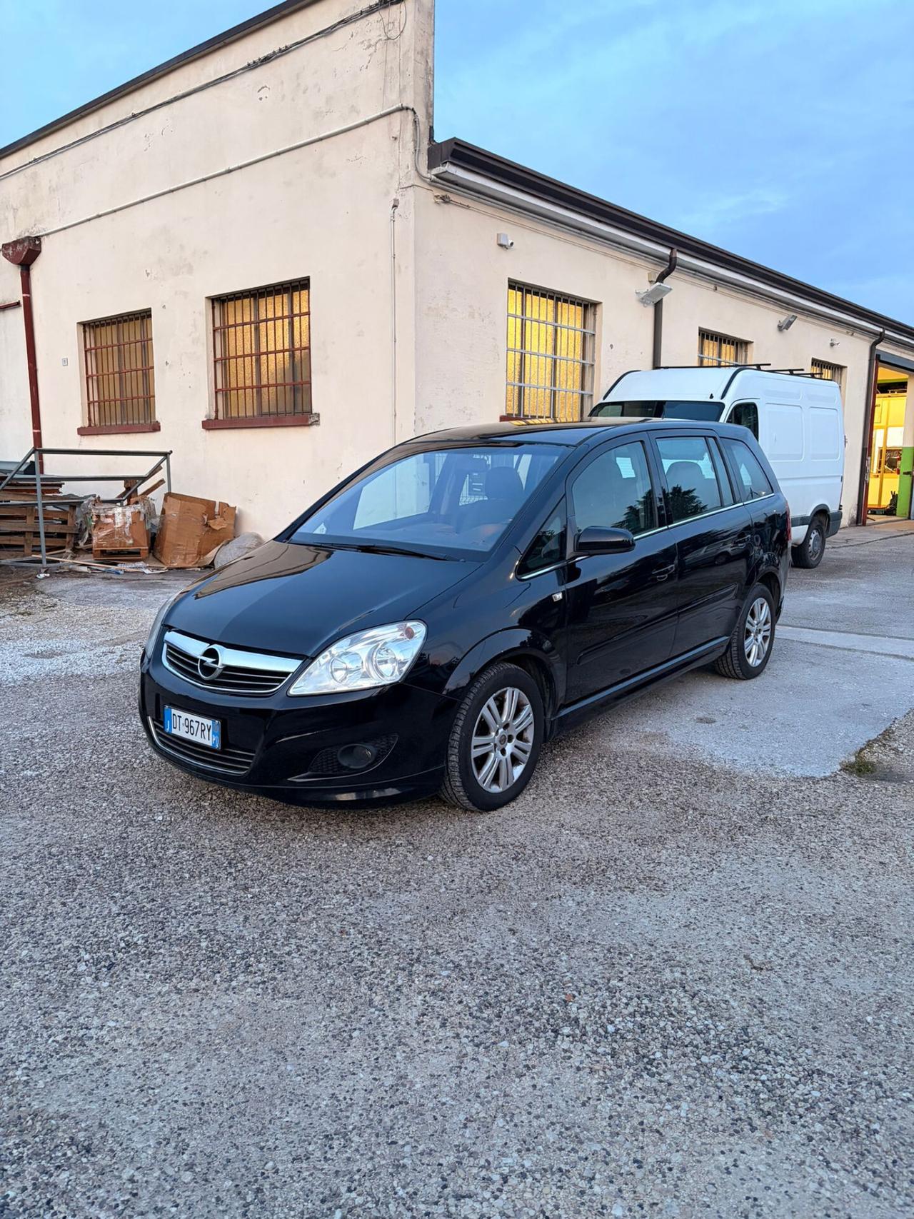 Opel Zafira 1.6 16V ecoM 94CV Cosmo