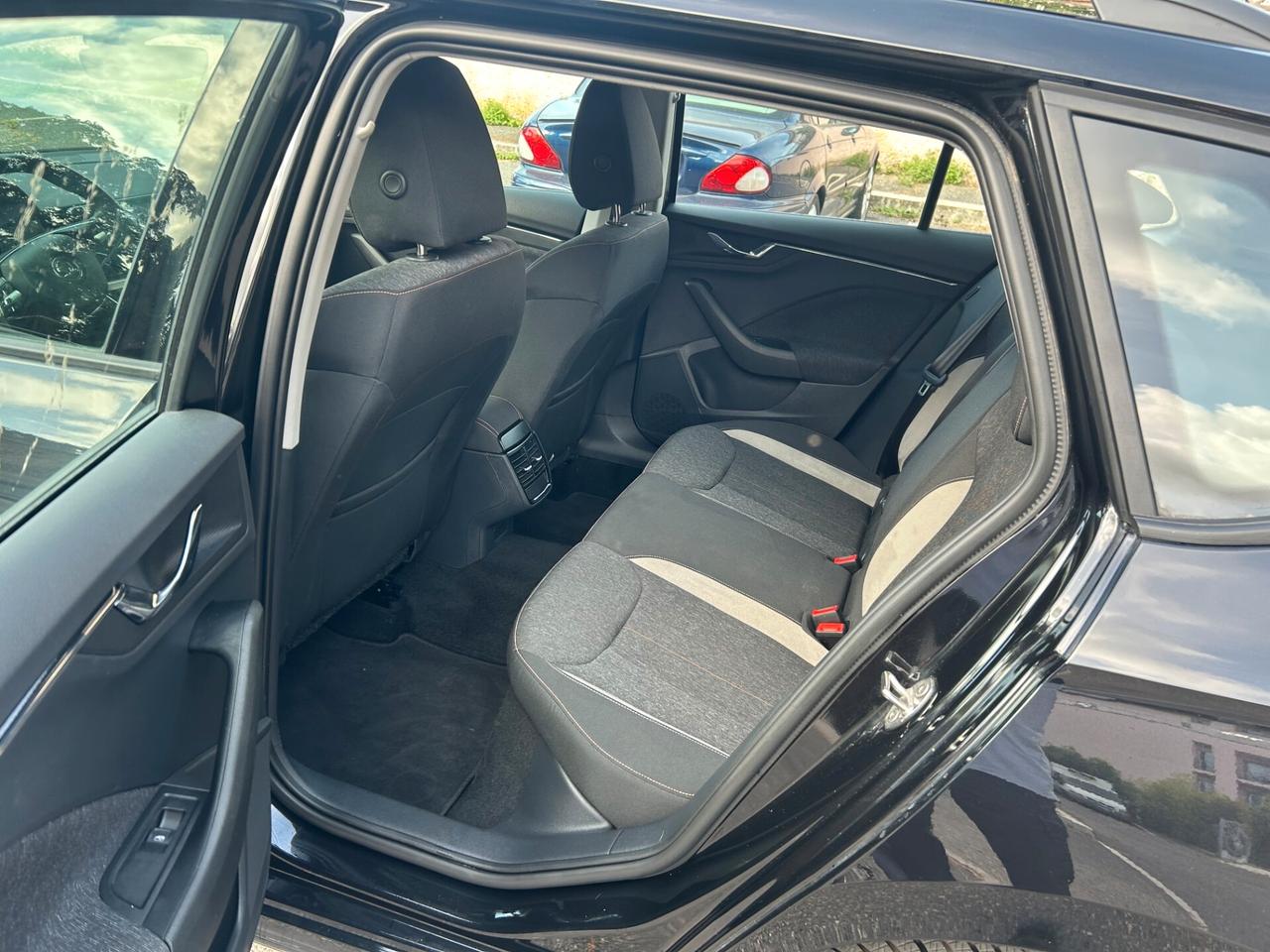 Skoda Kamiq 1.0 TSI 110 CV DSG Monte Carlo