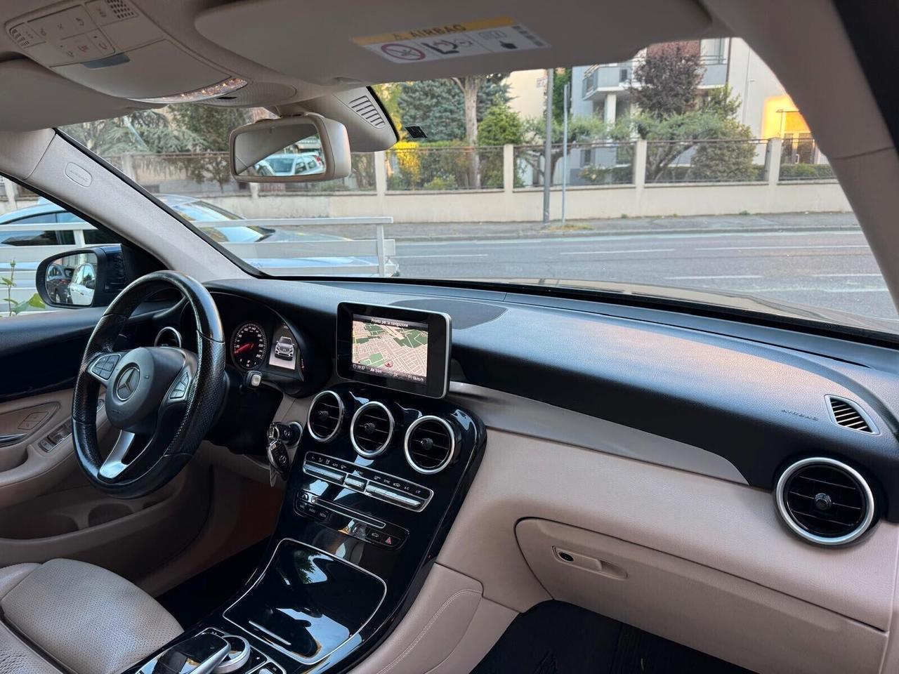 MERCEDES GLC 250 D 4MATIC SPORT