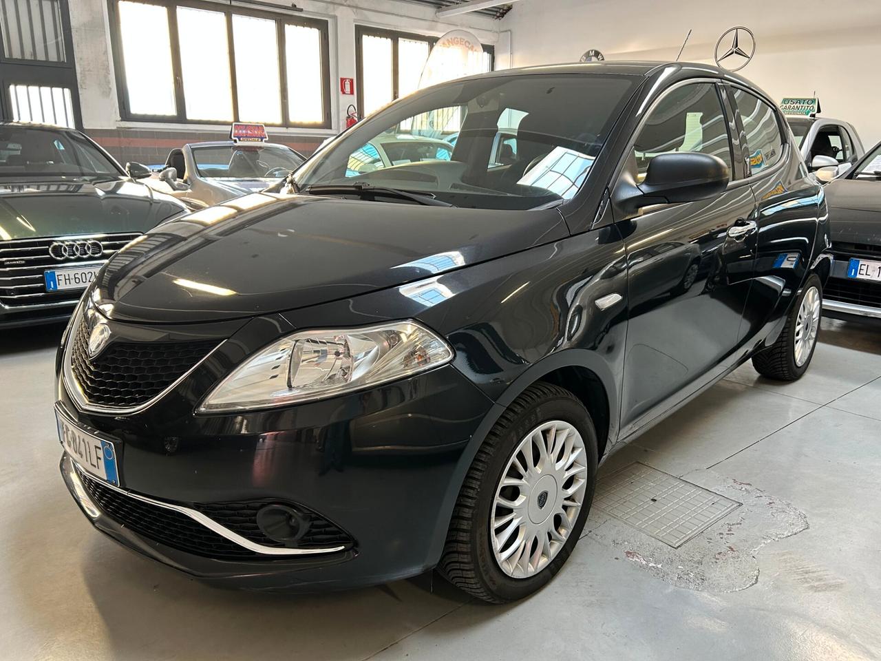 Lancia Ypsilon 1.2 69 CV 5 porte Platinum