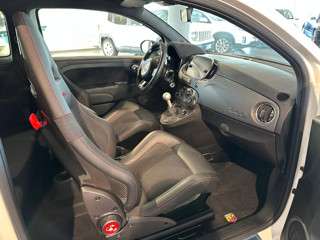 Abarth 595 1.4 Turbo T-Jet 180 CV Esseesse