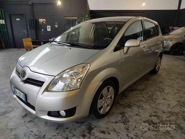 TOYOTA Corolla Verso 2.2 16V D-4D DPF Luna 7pti