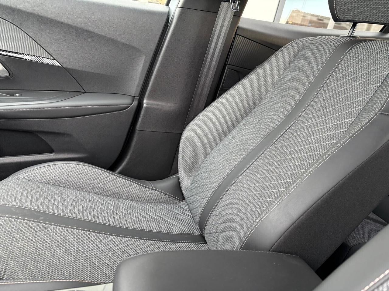 Peugeot 2008 ALLURE PureTech 100 6mt SPOTICAR