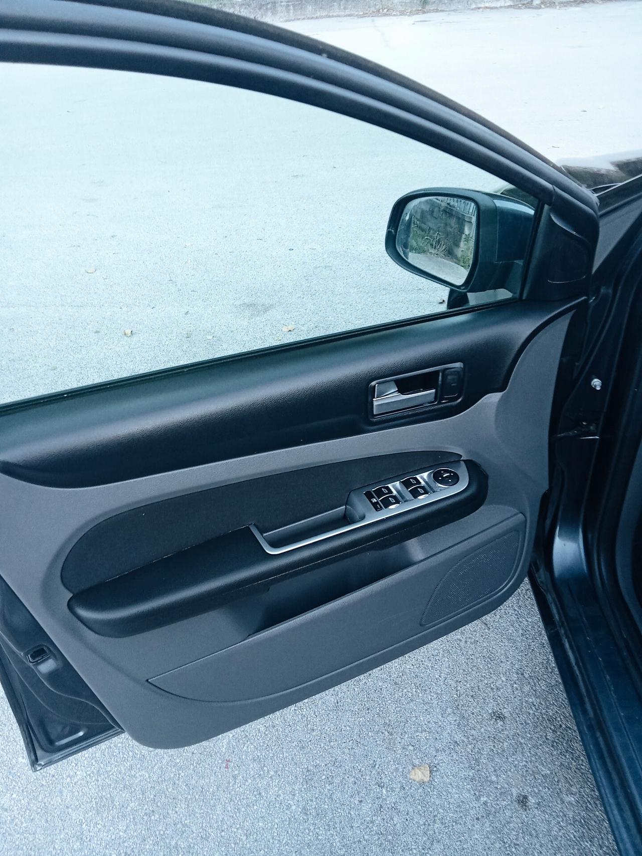 Ford Focus 1.6 (115CV) SW Bz.- GPL 010