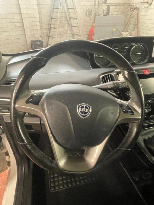 LANCIA Ypsilon 1.2 69 CV 5 porte Gold