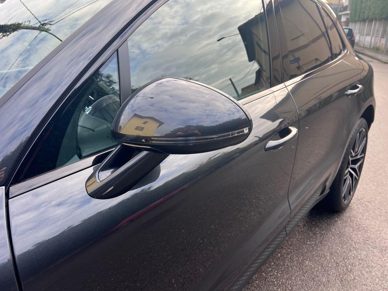 Porsche Macan 2.0 S #8216