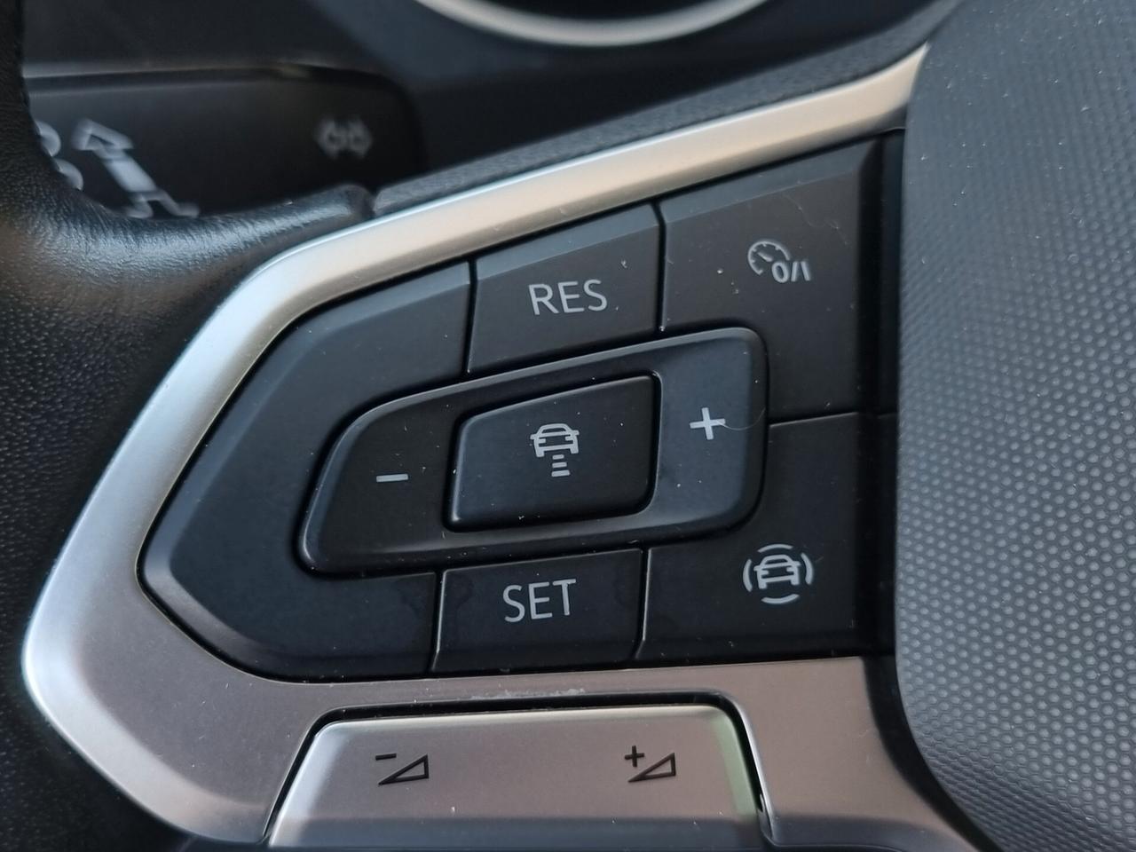 Volkswagen Tiguan II 2021 2.0 tdi Life 122cv