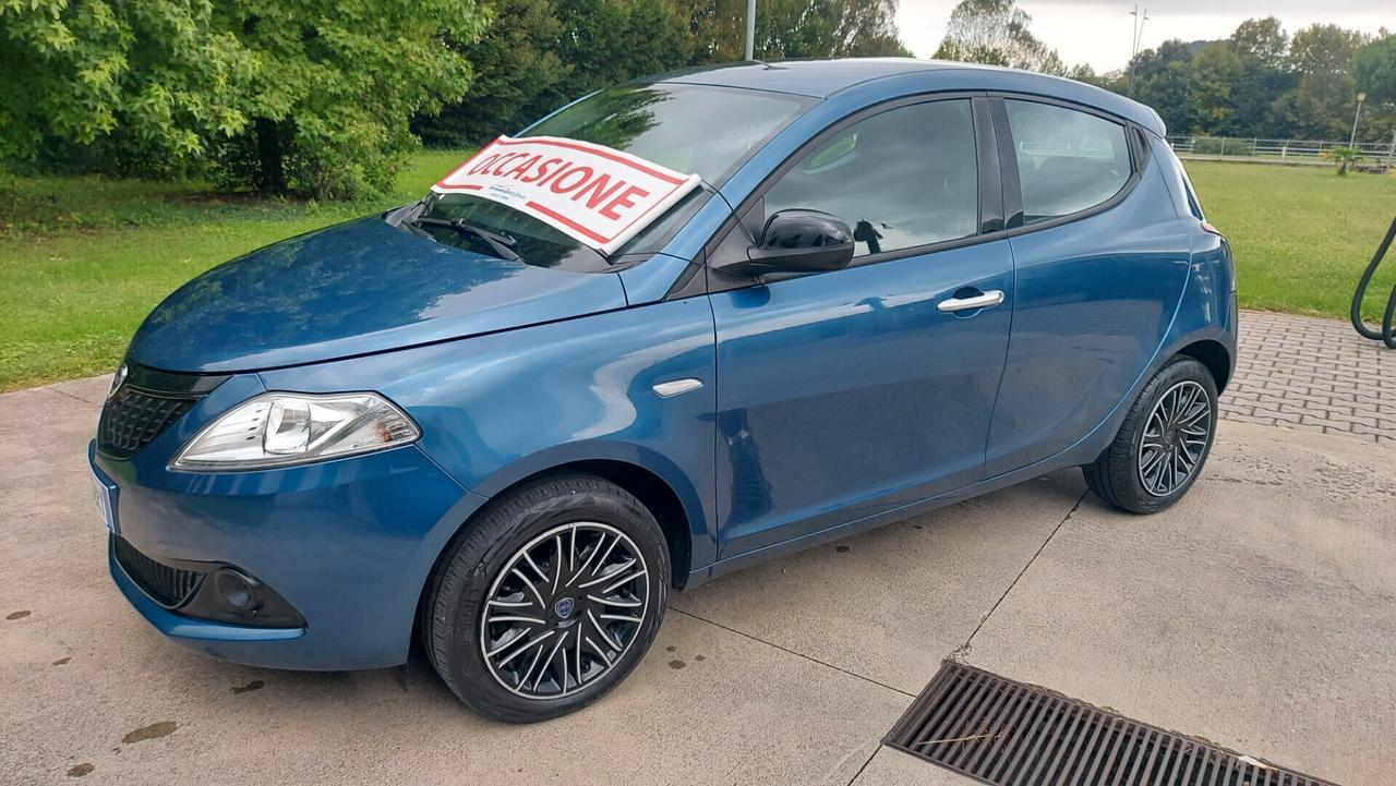 Lancia Ypsilon 1.0 FireFly 5 porte S&S Hybrid Silver Plus