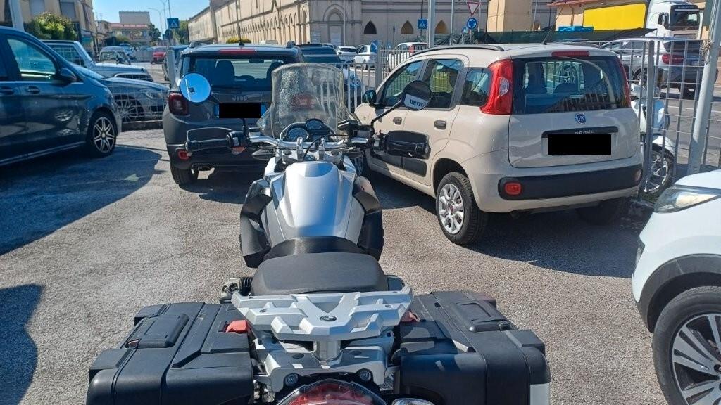Bmw R 1200 GS 2 BORSE ORIGINALI SCARICO AKRAPOVIC GOMME NUOVE APPENA TAGLIANDATA