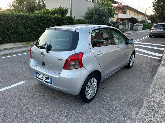 TOYOTA Yaris 1.0 5 porte Sol
