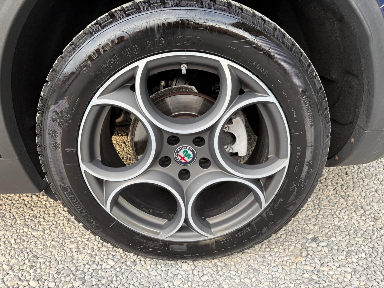 Alfa Romeo Stelvio Q4 2.2 T Diesel 210 CV
