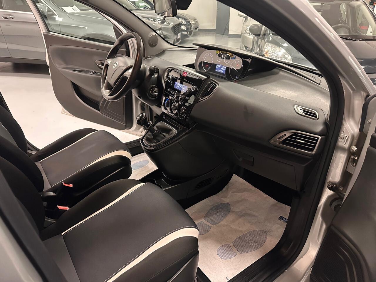 LANCIA YPSILON METANO (78000KM )