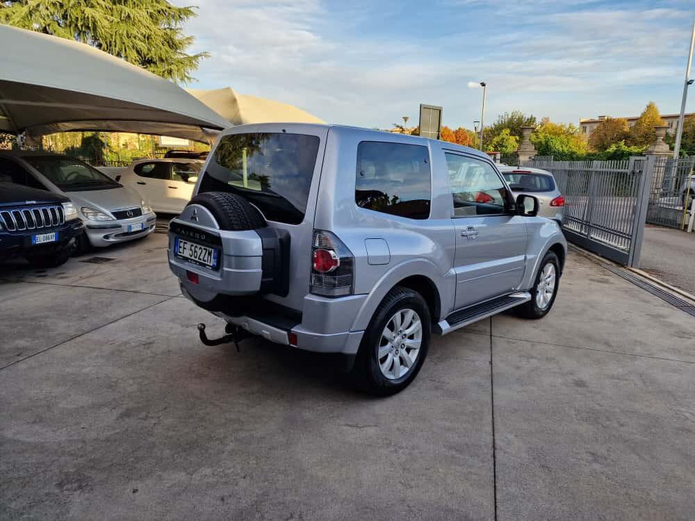 Mitsubishi Pajero 3.2 DI-D 16V 3p. Intense DPF