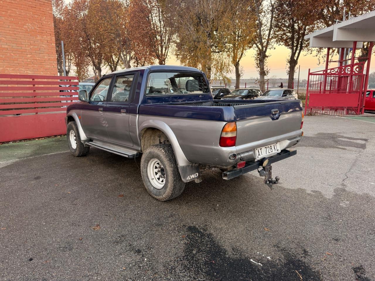Mitsubishi L200 2.5 TDI 4WD Club Cab Pick-up GLX