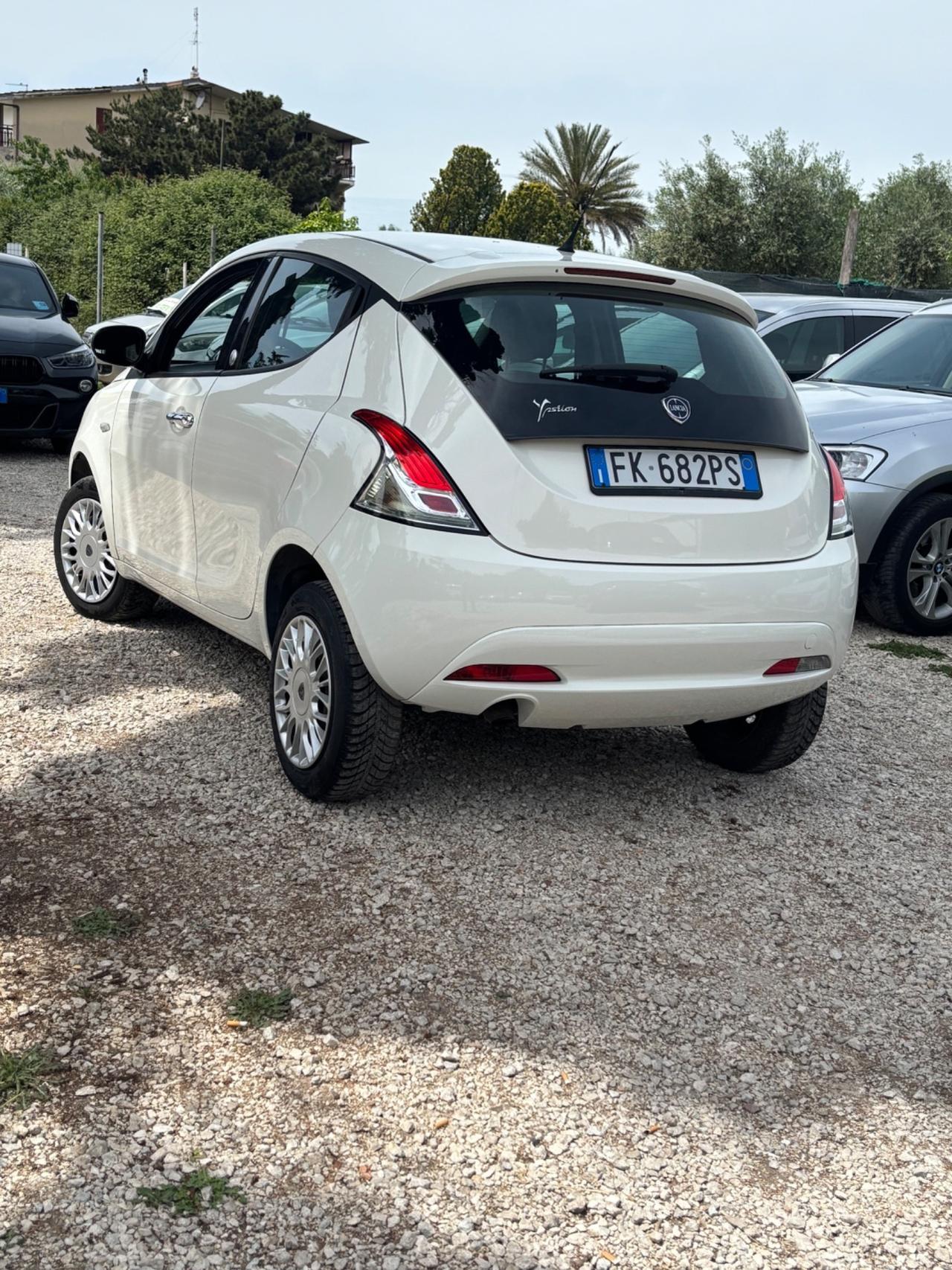 Lancia Ypsilon 0.9 TwinAir 85 CV 5 porte Metano Ecochic Platinum