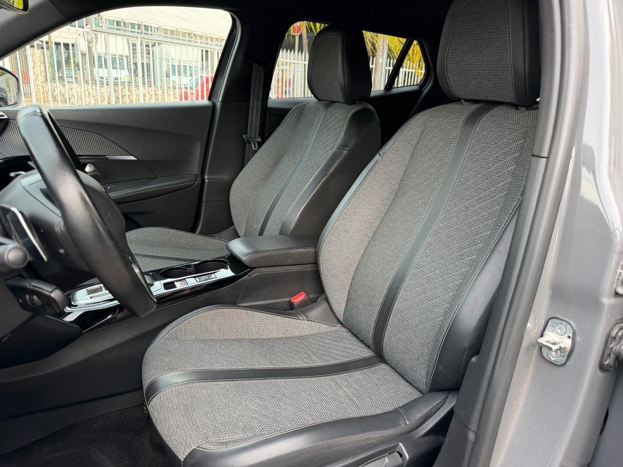 Peugeot 2008 BlueHDi 130 S&S EAT8 Allure 2023