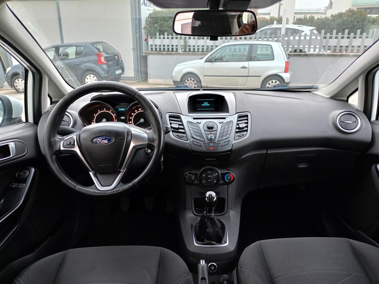 FORD FIESTA 1.400 BENZINA GPL
