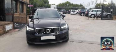 VOLVO - XC40 - T4 Recharge Plug-in Hyb. R-design