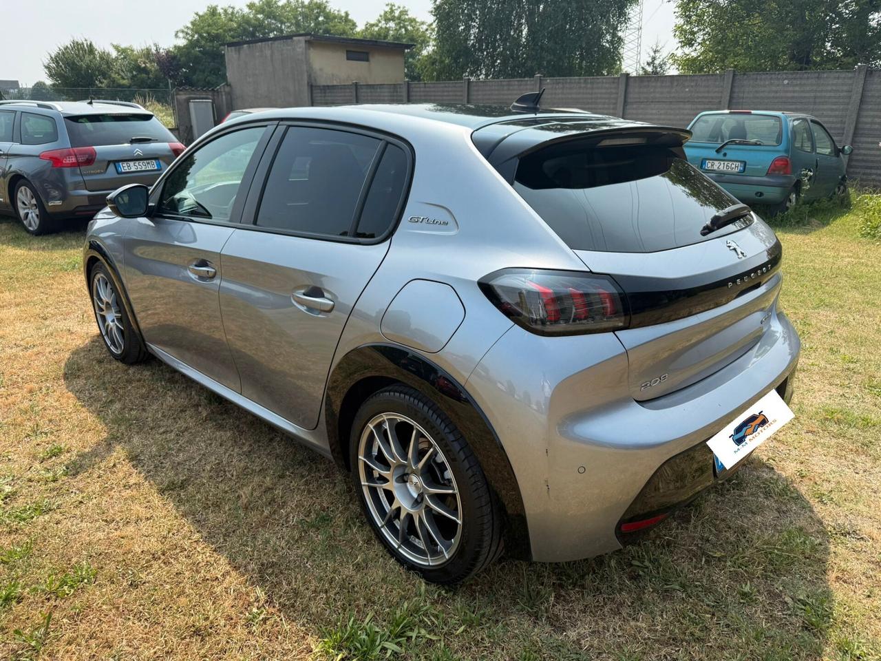 Peugeot 208 100 GT Line ADATTA NEOPATENTATI