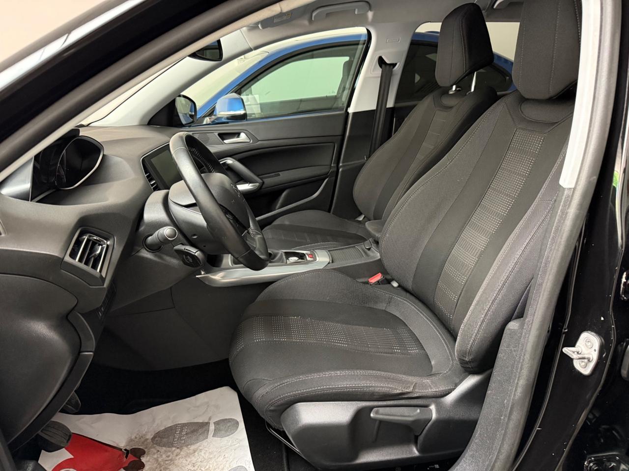 Peugeot 308 BlueHDi 150 S&S EAT6 SW Allure