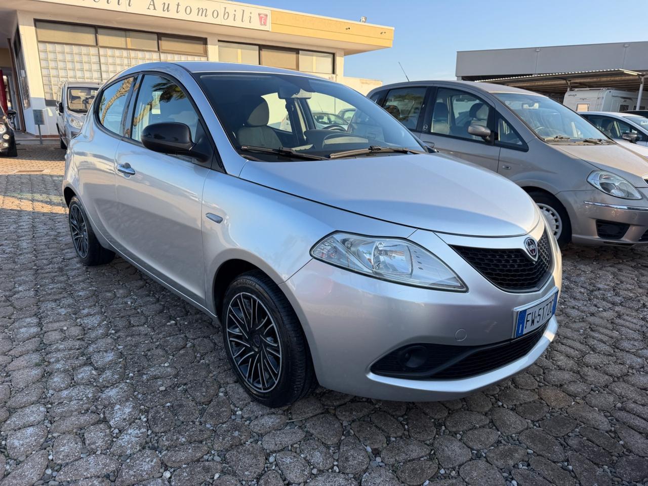 Lancia Ypsilon 1.2 69 CV 5 porte S&S Platinum GPL