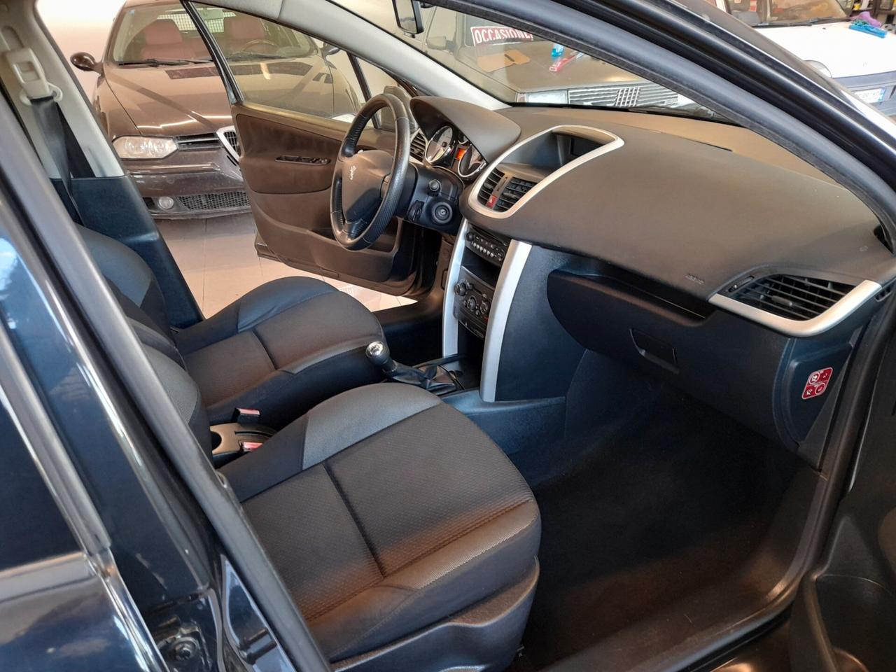 Peugeot 207 1.4 8V 75CV 5p. Active