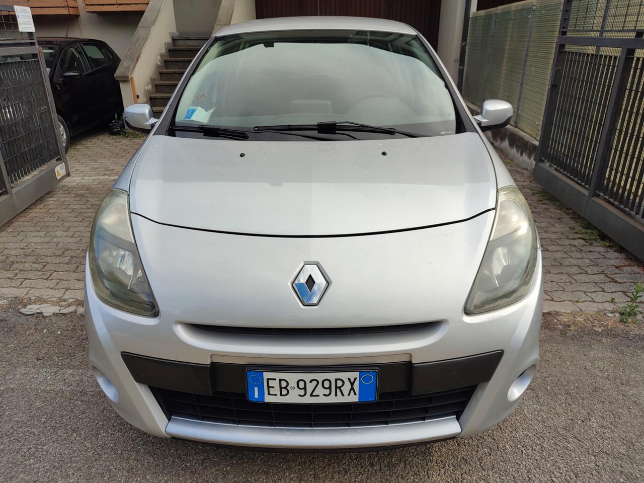 RENAULT CLIO DEL 2010 1.2BENZINA MOLTO BELLA