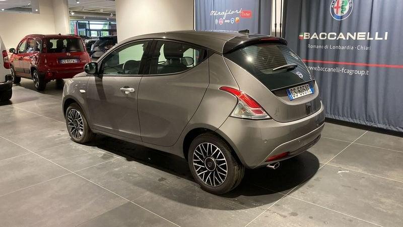 Lancia Ypsilon 1.0 FireFly 5 porte S&S Hybrid Platino